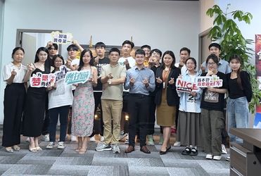 SHENZHEN KINGWE-STAR OPTO-ELECTRONICS TECHNOLOGY  CO, LTD. ligne de production du fabricant